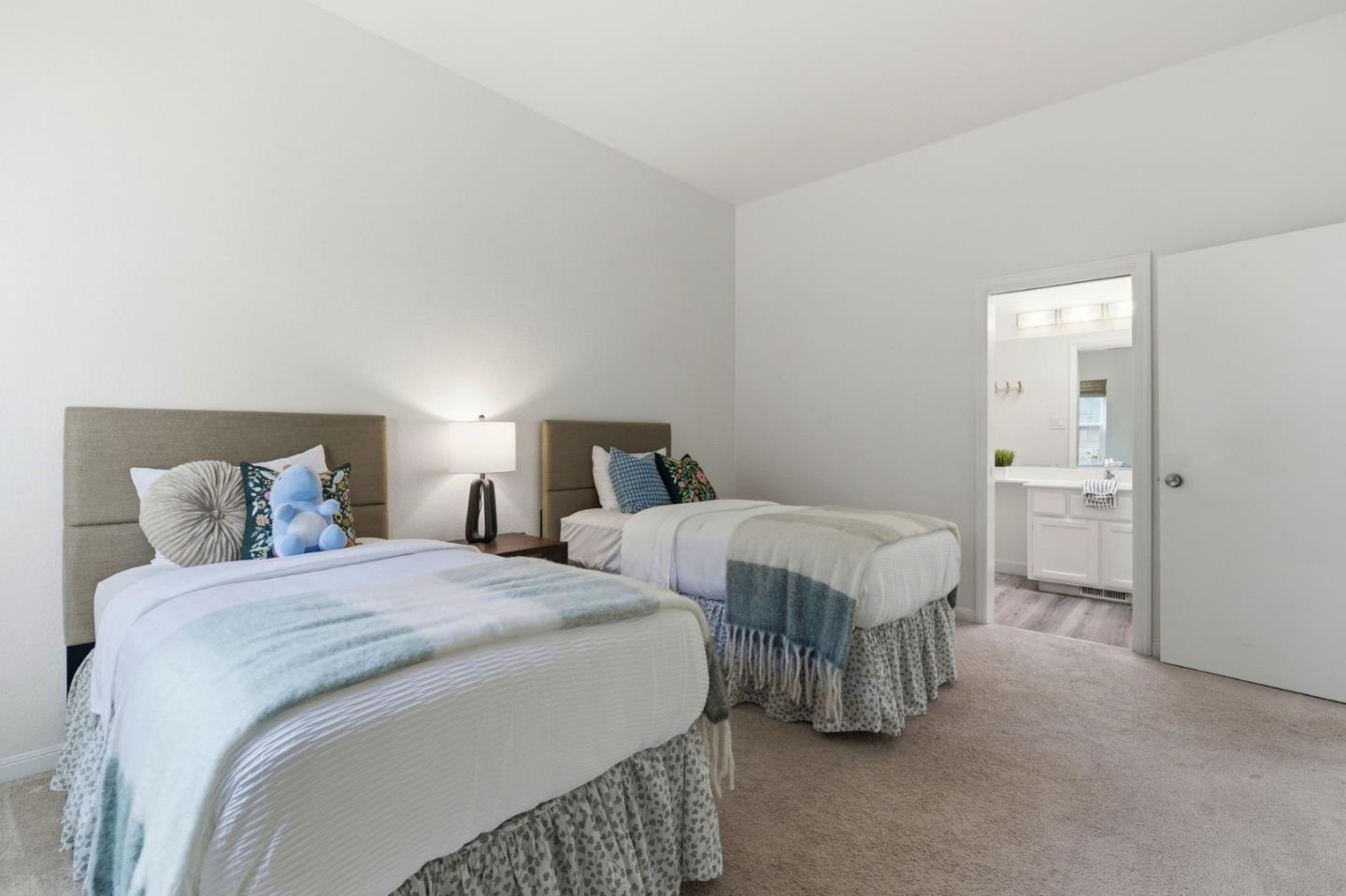 Detail Gallery Image 24 of 37 For 656 Cedar St #3,  San Carlos,  CA 94070 - 2 Beds | 2/1 Baths