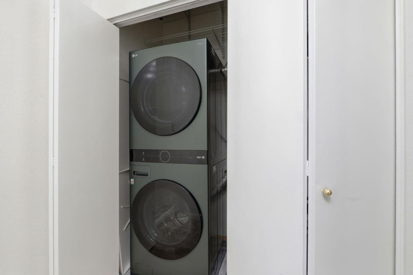 Detail Gallery Image 32 of 37 For 656 Cedar St #3,  San Carlos,  CA 94070 - 2 Beds | 2/1 Baths