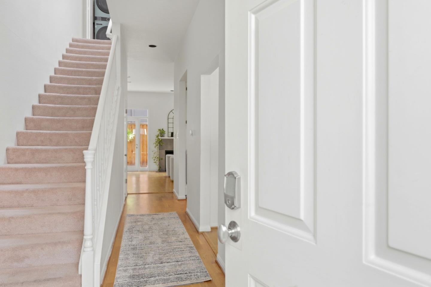 Detail Gallery Image 5 of 37 For 656 Cedar St #3,  San Carlos,  CA 94070 - 2 Beds | 2/1 Baths