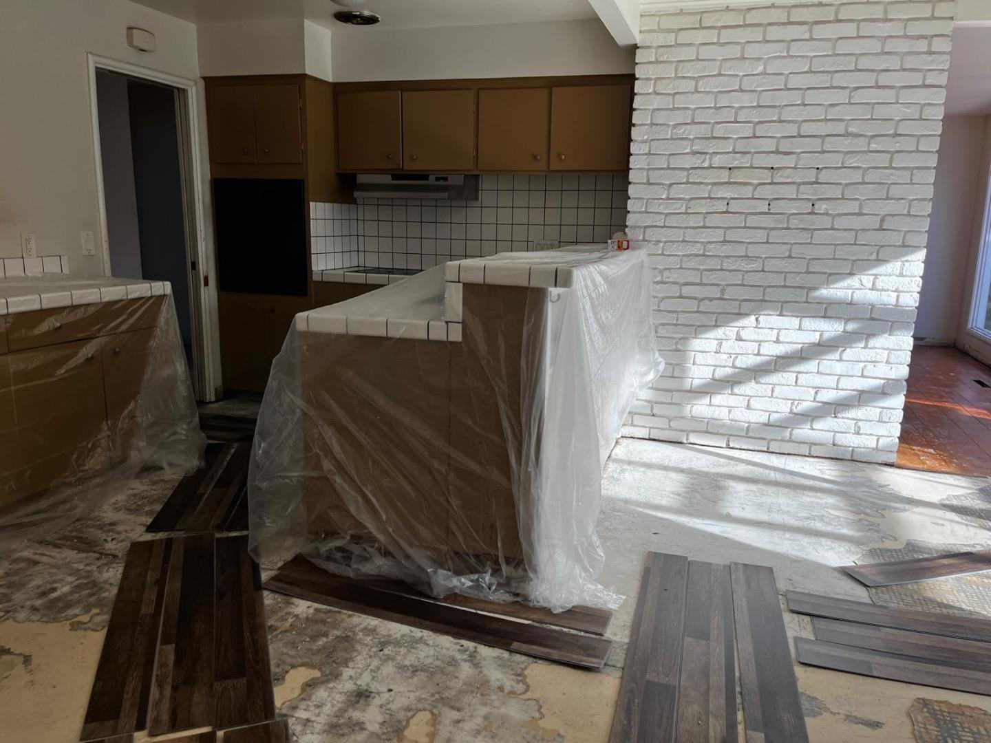 Detail Gallery Image 3 of 8 For 4867 Little Branham Ln, San Jose,  CA 95124 - 3 Beds | 2 Baths