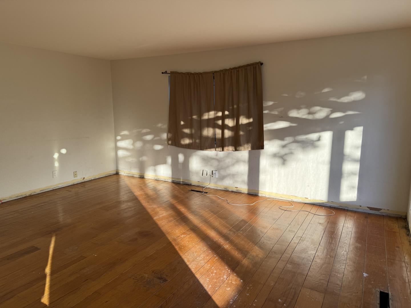 Detail Gallery Image 4 of 8 For 4867 Little Branham Ln, San Jose,  CA 95124 - 3 Beds | 2 Baths