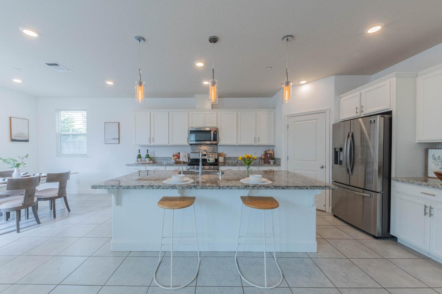 Detail Gallery Image 11 of 49 For 1073 Sardinia Dr, Salinas,  CA 93905 - 4 Beds | 2/1 Baths