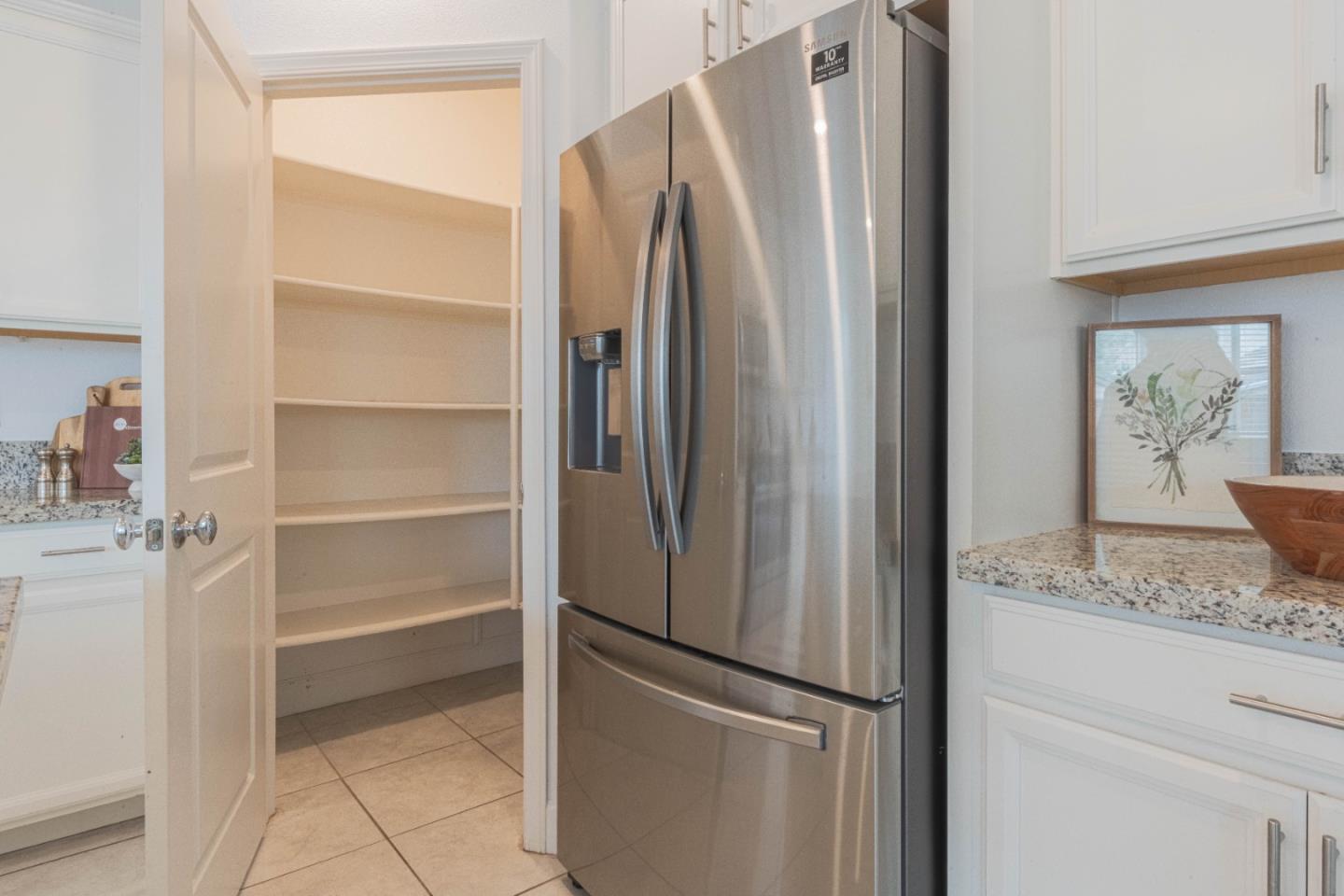 Detail Gallery Image 15 of 49 For 1073 Sardinia Dr, Salinas,  CA 93905 - 4 Beds | 2/1 Baths