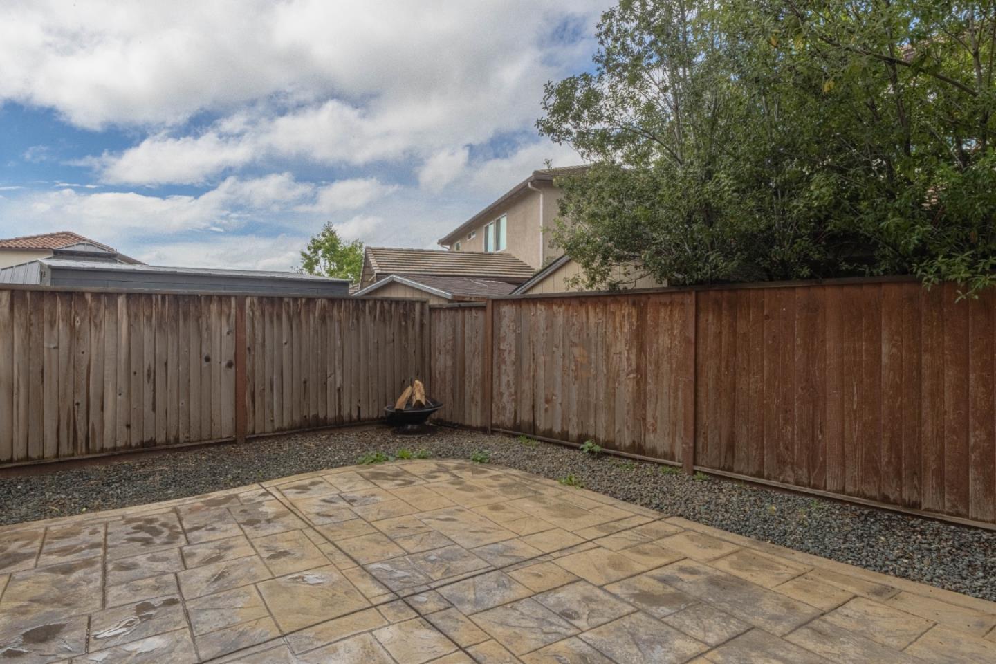 Detail Gallery Image 19 of 49 For 1073 Sardinia Dr, Salinas,  CA 93905 - 4 Beds | 2/1 Baths