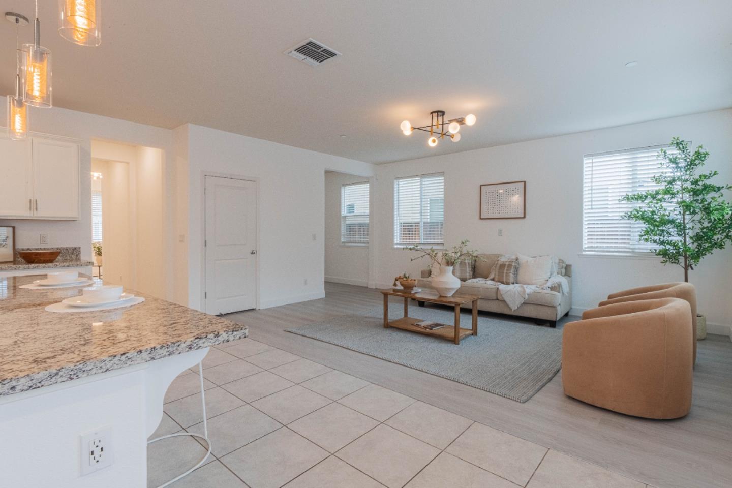 Detail Gallery Image 20 of 49 For 1073 Sardinia Dr, Salinas,  CA 93905 - 4 Beds | 2/1 Baths