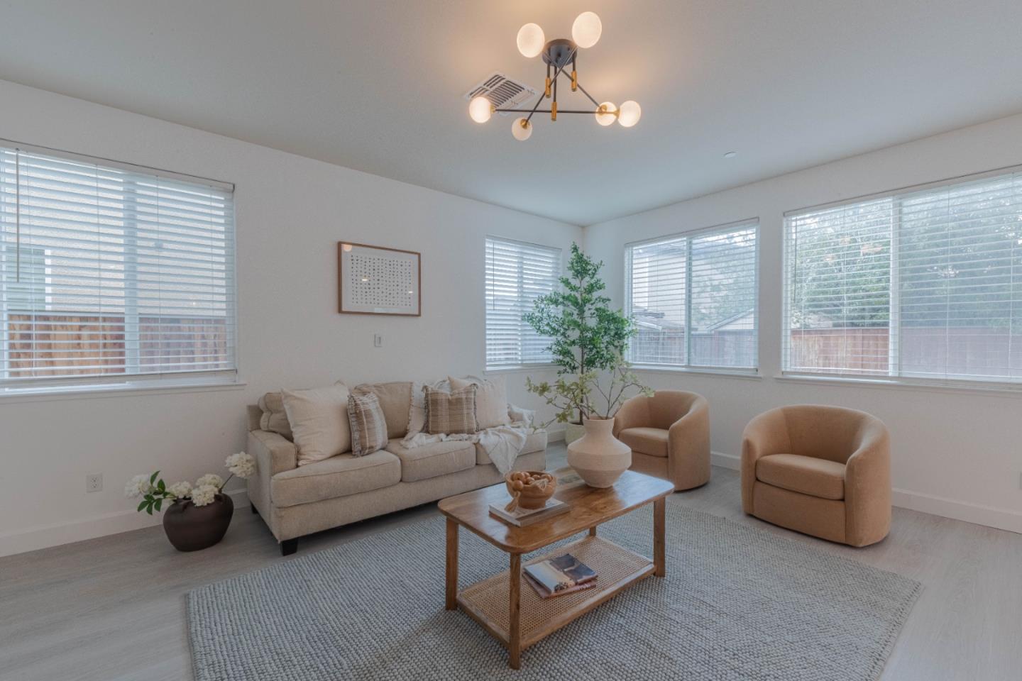 Detail Gallery Image 21 of 49 For 1073 Sardinia Dr, Salinas,  CA 93905 - 4 Beds | 2/1 Baths