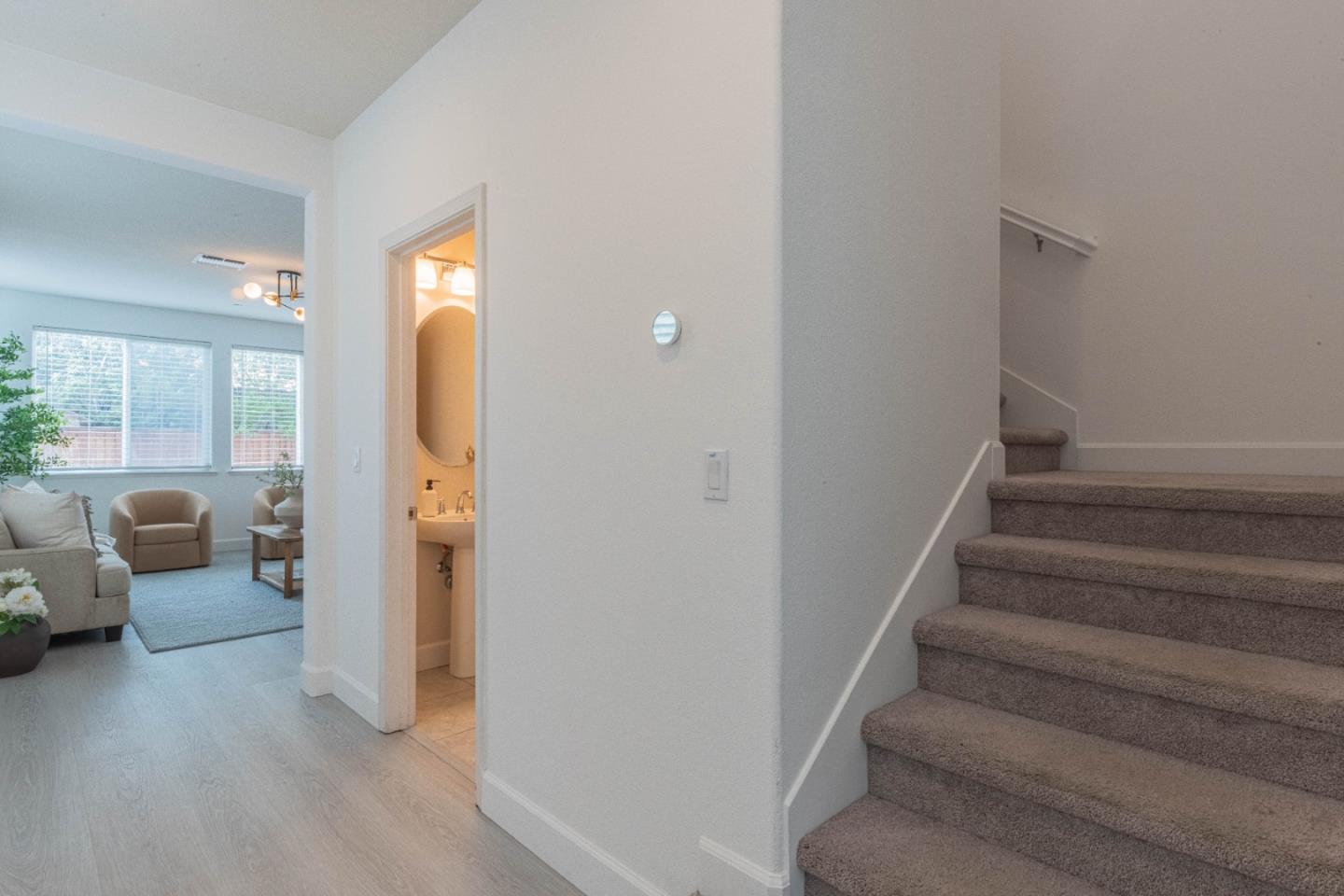 Detail Gallery Image 24 of 49 For 1073 Sardinia Dr, Salinas,  CA 93905 - 4 Beds | 2/1 Baths