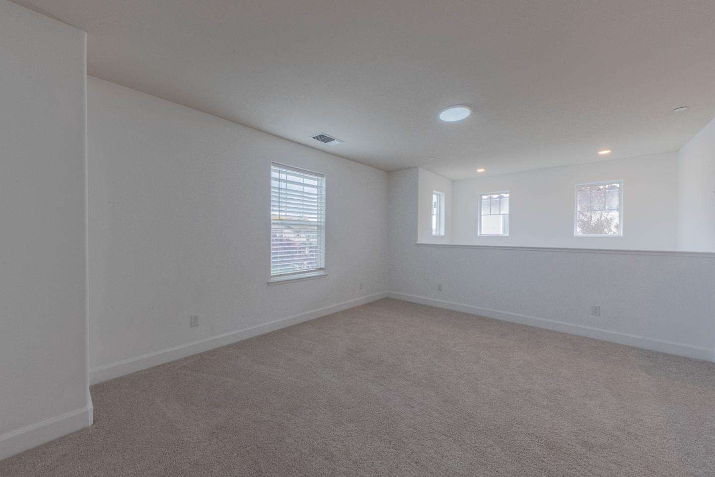 Detail Gallery Image 26 of 49 For 1073 Sardinia Dr, Salinas,  CA 93905 - 4 Beds | 2/1 Baths