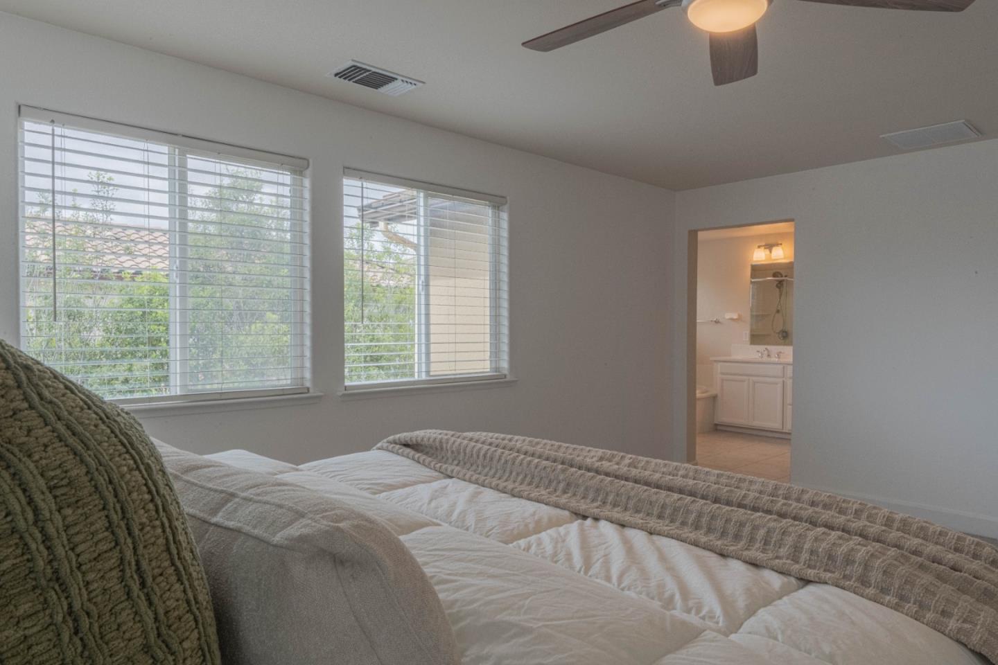 Detail Gallery Image 29 of 49 For 1073 Sardinia Dr, Salinas,  CA 93905 - 4 Beds | 2/1 Baths