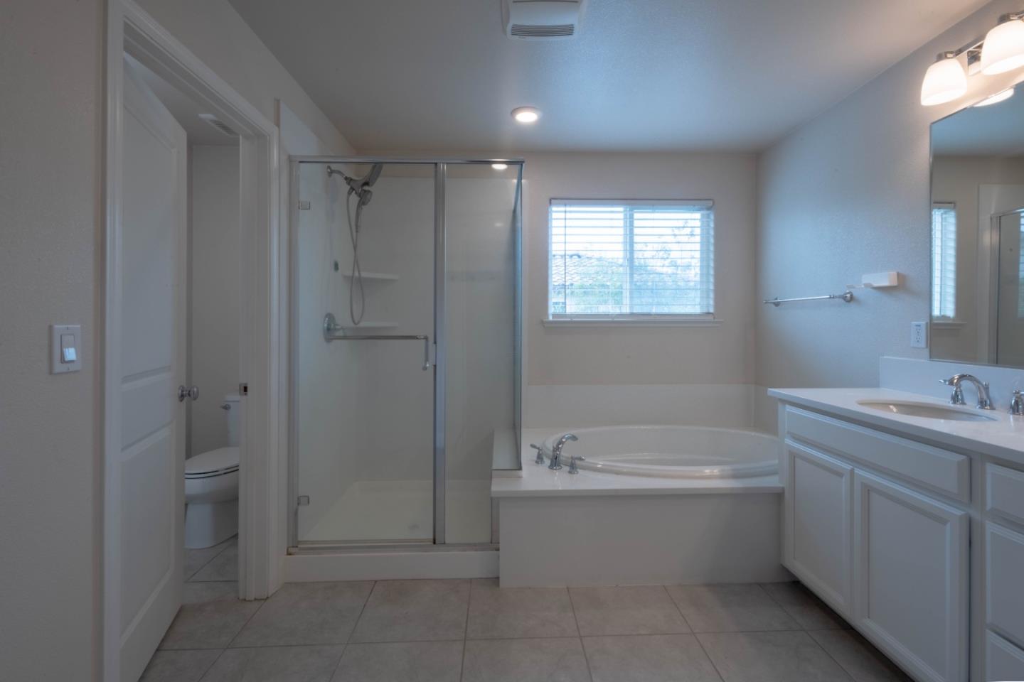Detail Gallery Image 32 of 49 For 1073 Sardinia Dr, Salinas,  CA 93905 - 4 Beds | 2/1 Baths