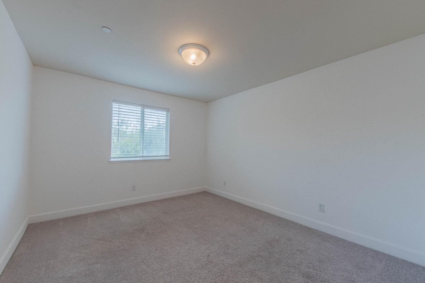 Detail Gallery Image 35 of 49 For 1073 Sardinia Dr, Salinas,  CA 93905 - 4 Beds | 2/1 Baths