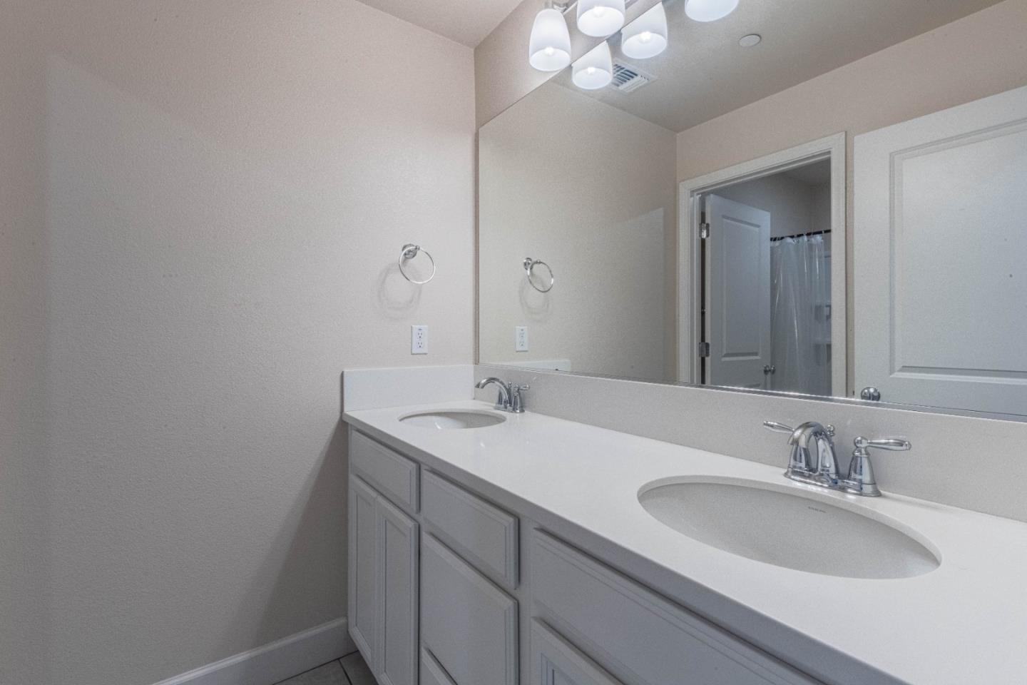 Detail Gallery Image 40 of 49 For 1073 Sardinia Dr, Salinas,  CA 93905 - 4 Beds | 2/1 Baths