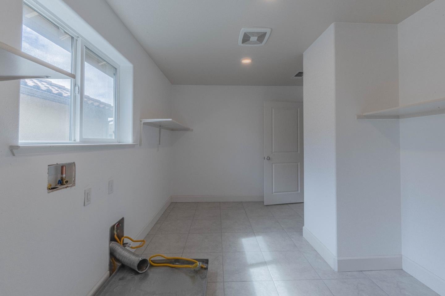 Detail Gallery Image 43 of 49 For 1073 Sardinia Dr, Salinas,  CA 93905 - 4 Beds | 2/1 Baths