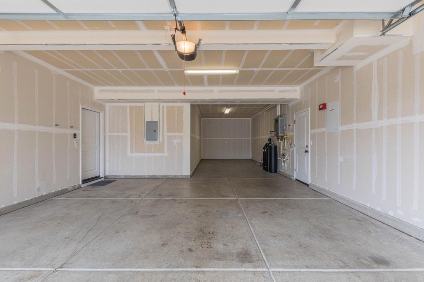 Detail Gallery Image 45 of 49 For 1073 Sardinia Dr, Salinas,  CA 93905 - 4 Beds | 2/1 Baths