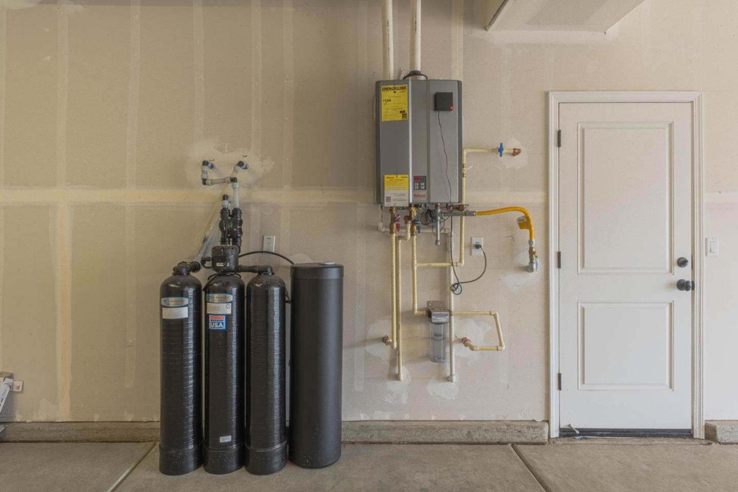 Detail Gallery Image 46 of 49 For 1073 Sardinia Dr, Salinas,  CA 93905 - 4 Beds | 2/1 Baths