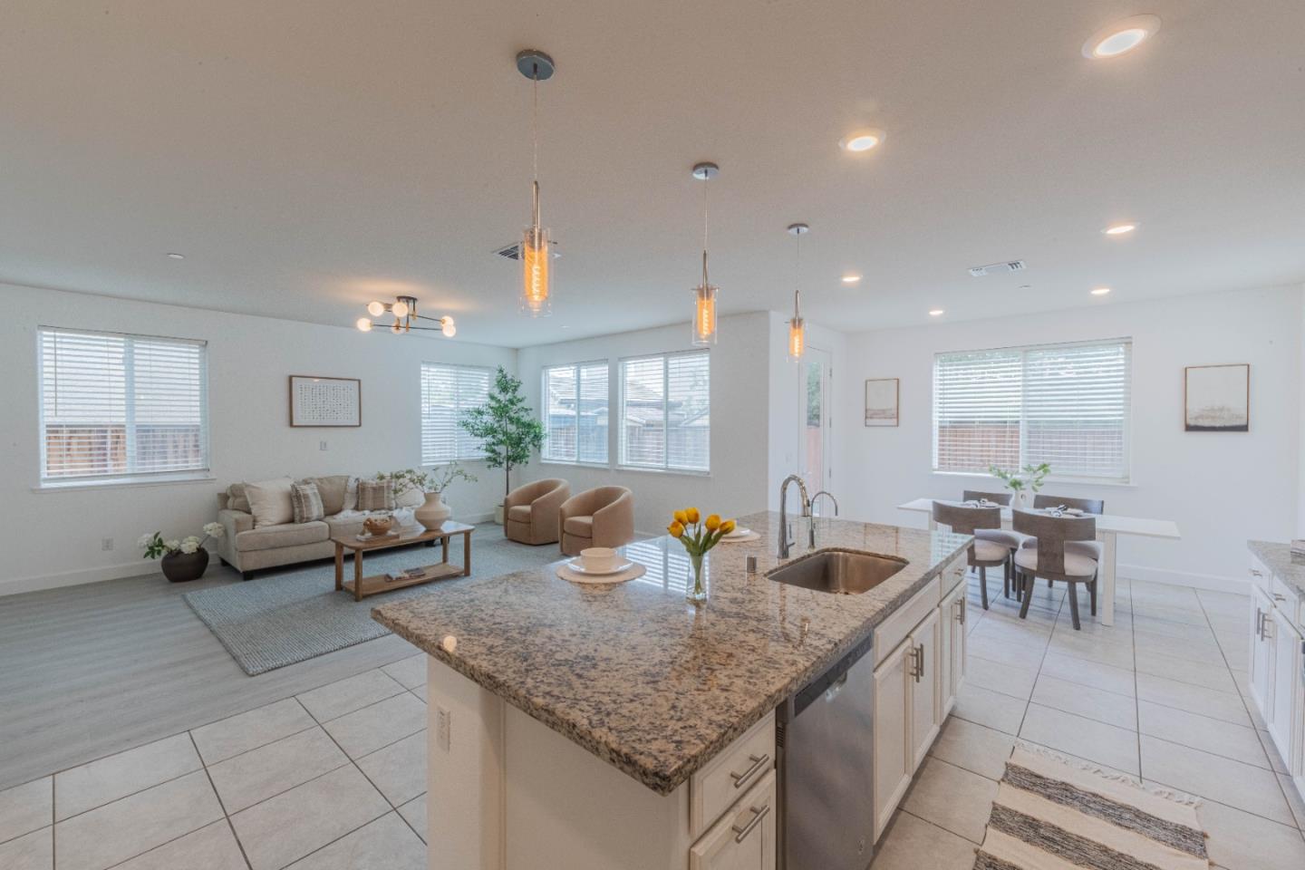 Detail Gallery Image 9 of 49 For 1073 Sardinia Dr, Salinas,  CA 93905 - 4 Beds | 2/1 Baths