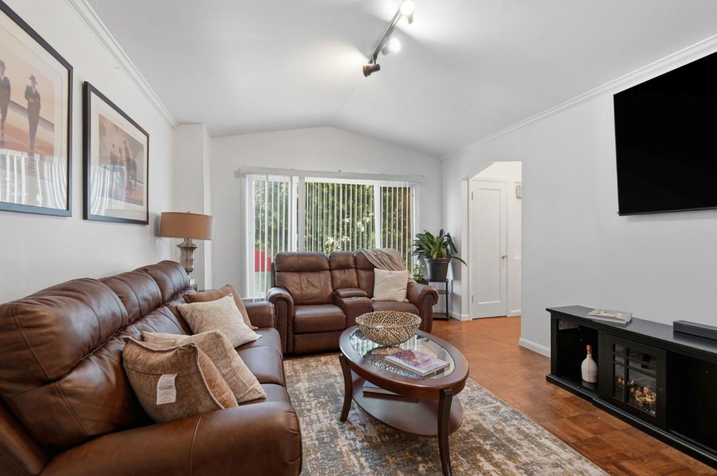 Detail Gallery Image 10 of 40 For 152 Ordway St, San Francisco,  CA 94134 - 2 Beds | 1 Baths