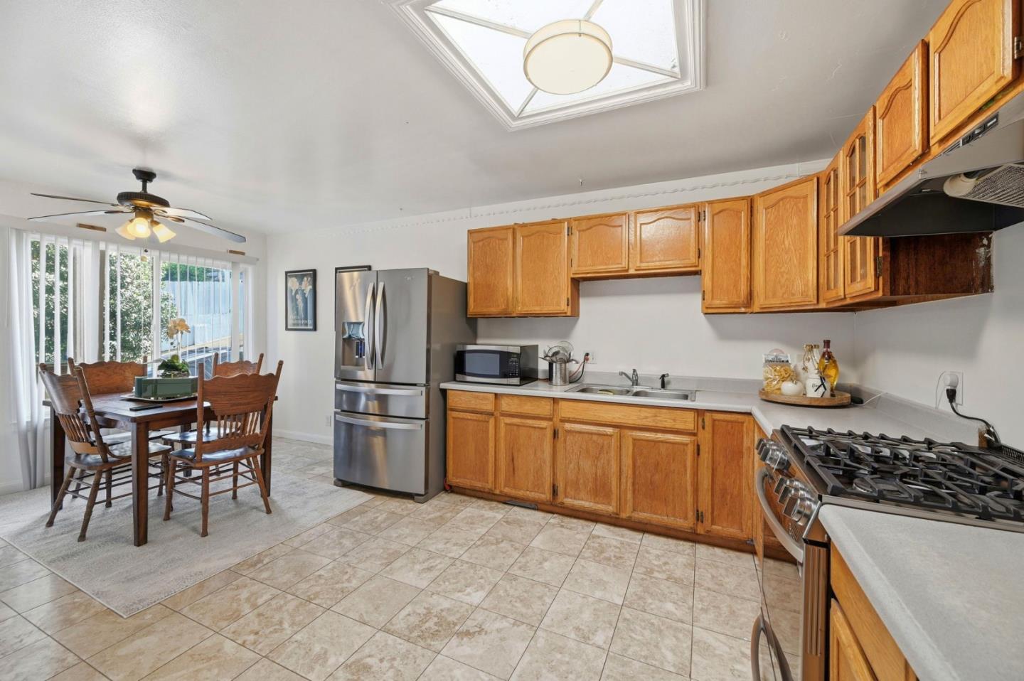 Detail Gallery Image 11 of 40 For 152 Ordway St, San Francisco,  CA 94134 - 2 Beds | 1 Baths