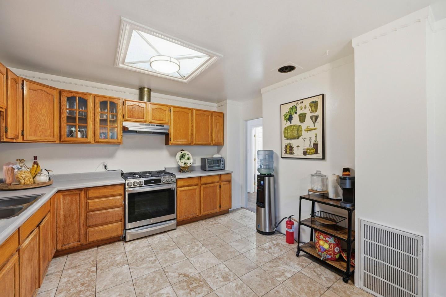 Detail Gallery Image 13 of 40 For 152 Ordway St, San Francisco,  CA 94134 - 2 Beds | 1 Baths