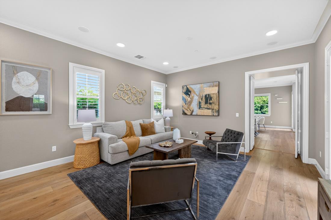 Detail Gallery Image 10 of 71 For 718 Timberpine Ave, Sunnyvale,  CA 94086 - 5 Beds | 3/1 Baths