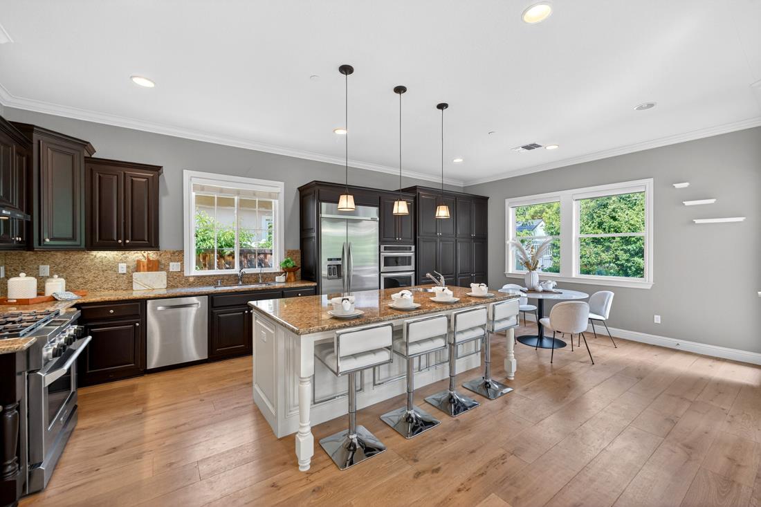 Detail Gallery Image 17 of 71 For 718 Timberpine Ave, Sunnyvale,  CA 94086 - 5 Beds | 3/1 Baths