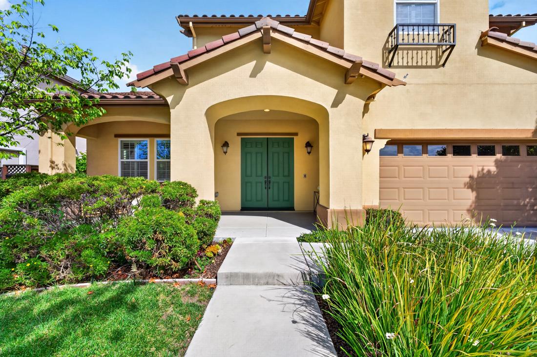 Detail Gallery Image 2 of 71 For 718 Timberpine Ave, Sunnyvale,  CA 94086 - 5 Beds | 3/1 Baths