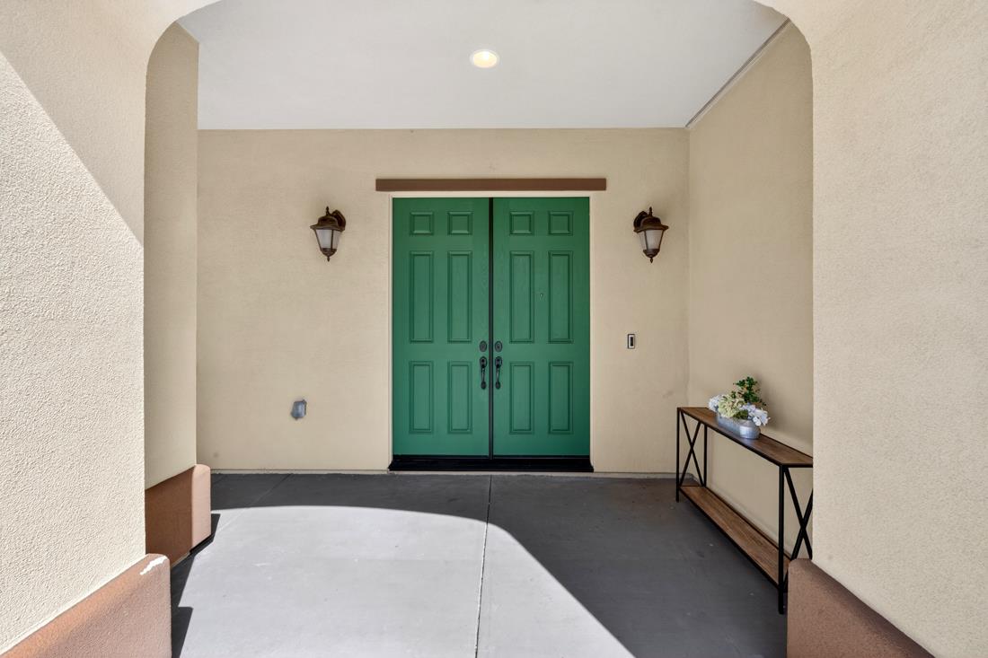 Detail Gallery Image 3 of 71 For 718 Timberpine Ave, Sunnyvale,  CA 94086 - 5 Beds | 3/1 Baths