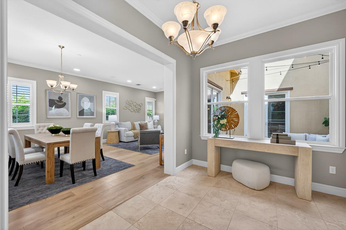 Detail Gallery Image 6 of 71 For 718 Timberpine Ave, Sunnyvale,  CA 94086 - 5 Beds | 3/1 Baths