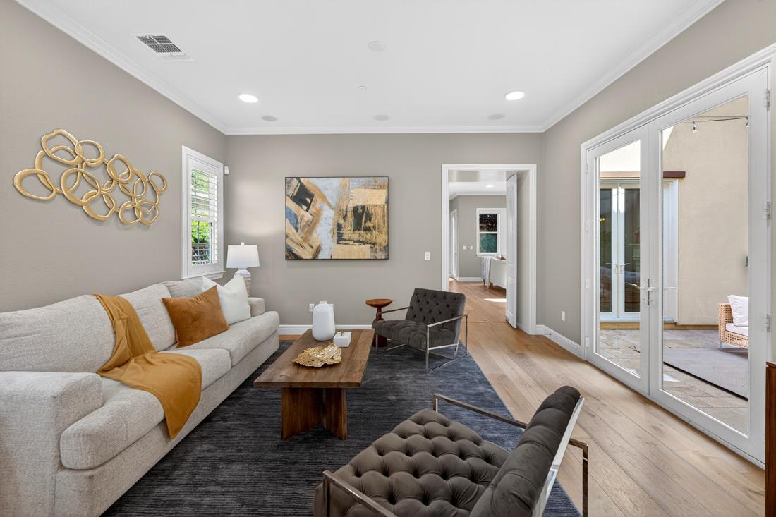 Detail Gallery Image 9 of 71 For 718 Timberpine Ave, Sunnyvale,  CA 94086 - 5 Beds | 3/1 Baths