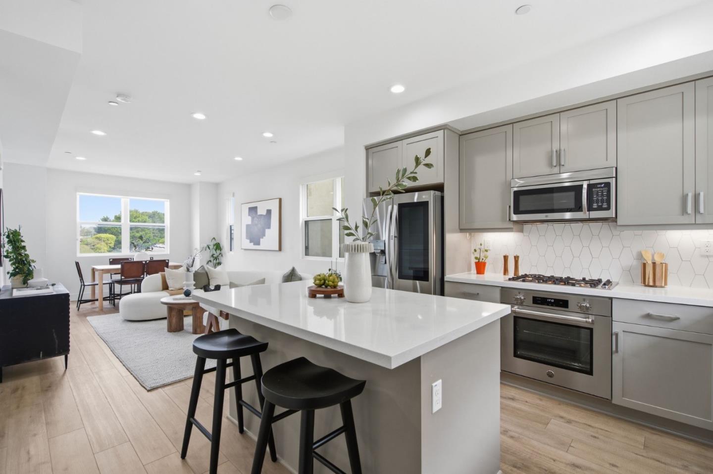 Detail Gallery Image 11 of 40 For 2637 Bantry Ct, South San Francisco,  CA 94080 - 3 Beds | 3/1 Baths