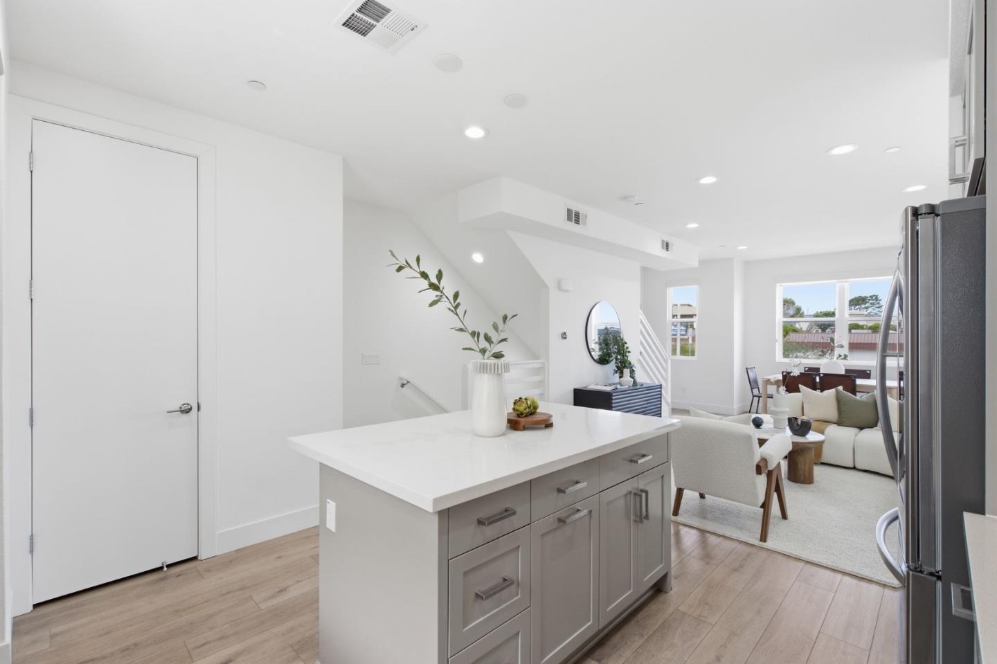 Detail Gallery Image 12 of 40 For 2637 Bantry Ct, South San Francisco,  CA 94080 - 3 Beds | 3/1 Baths