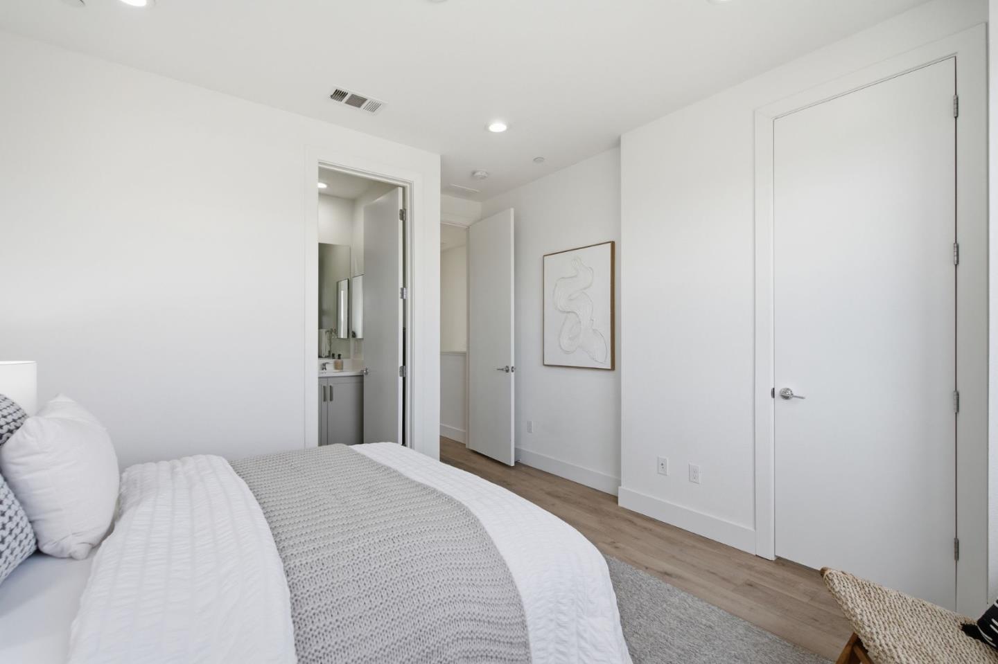 Detail Gallery Image 19 of 40 For 2637 Bantry Ct, South San Francisco,  CA 94080 - 3 Beds | 3/1 Baths