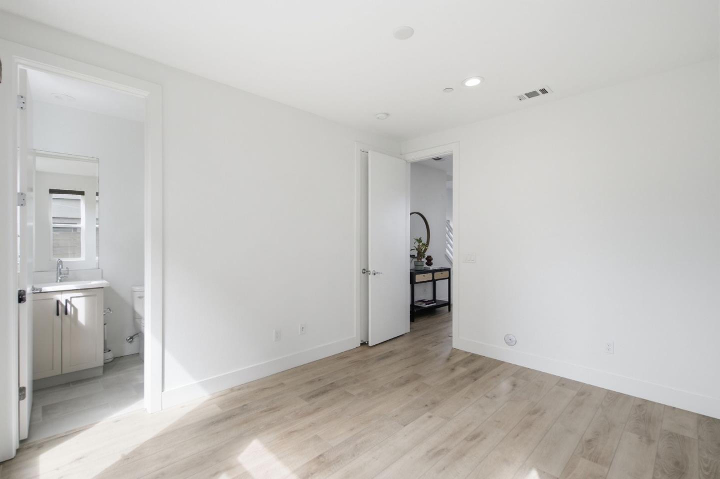 Detail Gallery Image 25 of 40 For 2637 Bantry Ct, South San Francisco,  CA 94080 - 3 Beds | 3/1 Baths