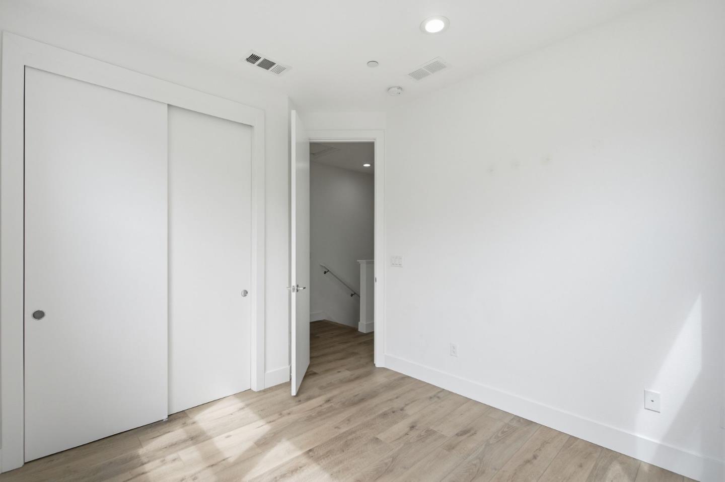 Detail Gallery Image 30 of 40 For 2637 Bantry Ct, South San Francisco,  CA 94080 - 3 Beds | 3/1 Baths