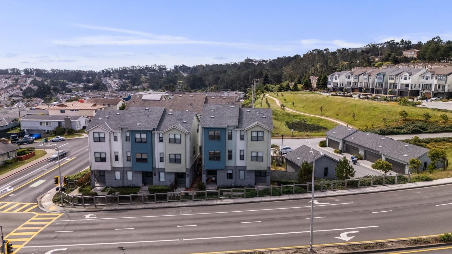 Detail Gallery Image 39 of 40 For 2637 Bantry Ct, South San Francisco,  CA 94080 - 3 Beds | 3/1 Baths