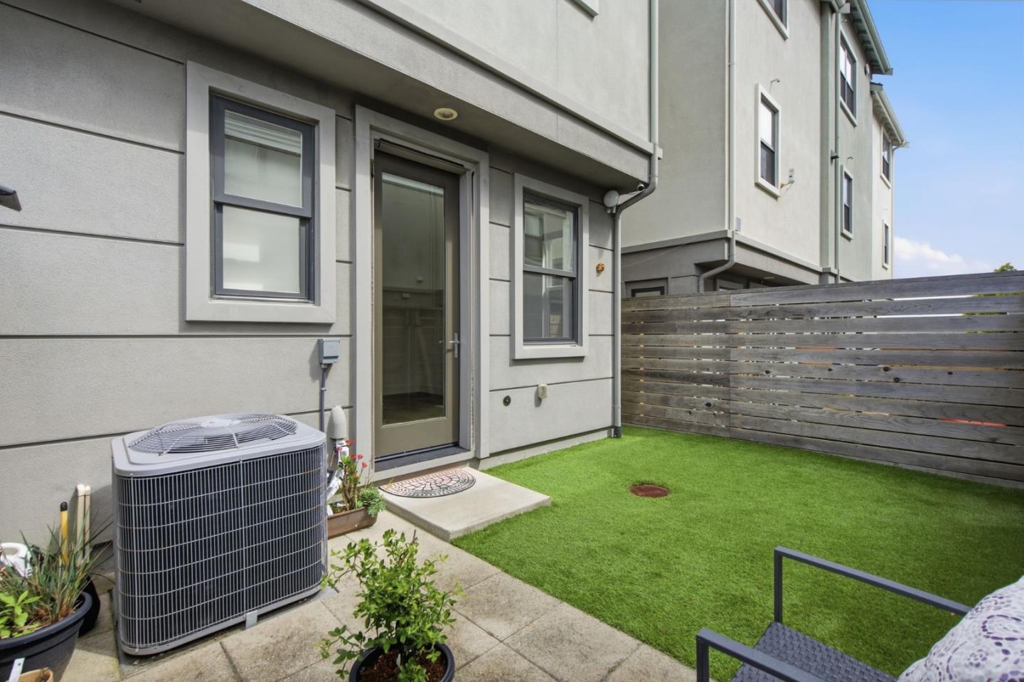 Detail Gallery Image 8 of 40 For 2637 Bantry Ct, South San Francisco,  CA 94080 - 3 Beds | 3/1 Baths