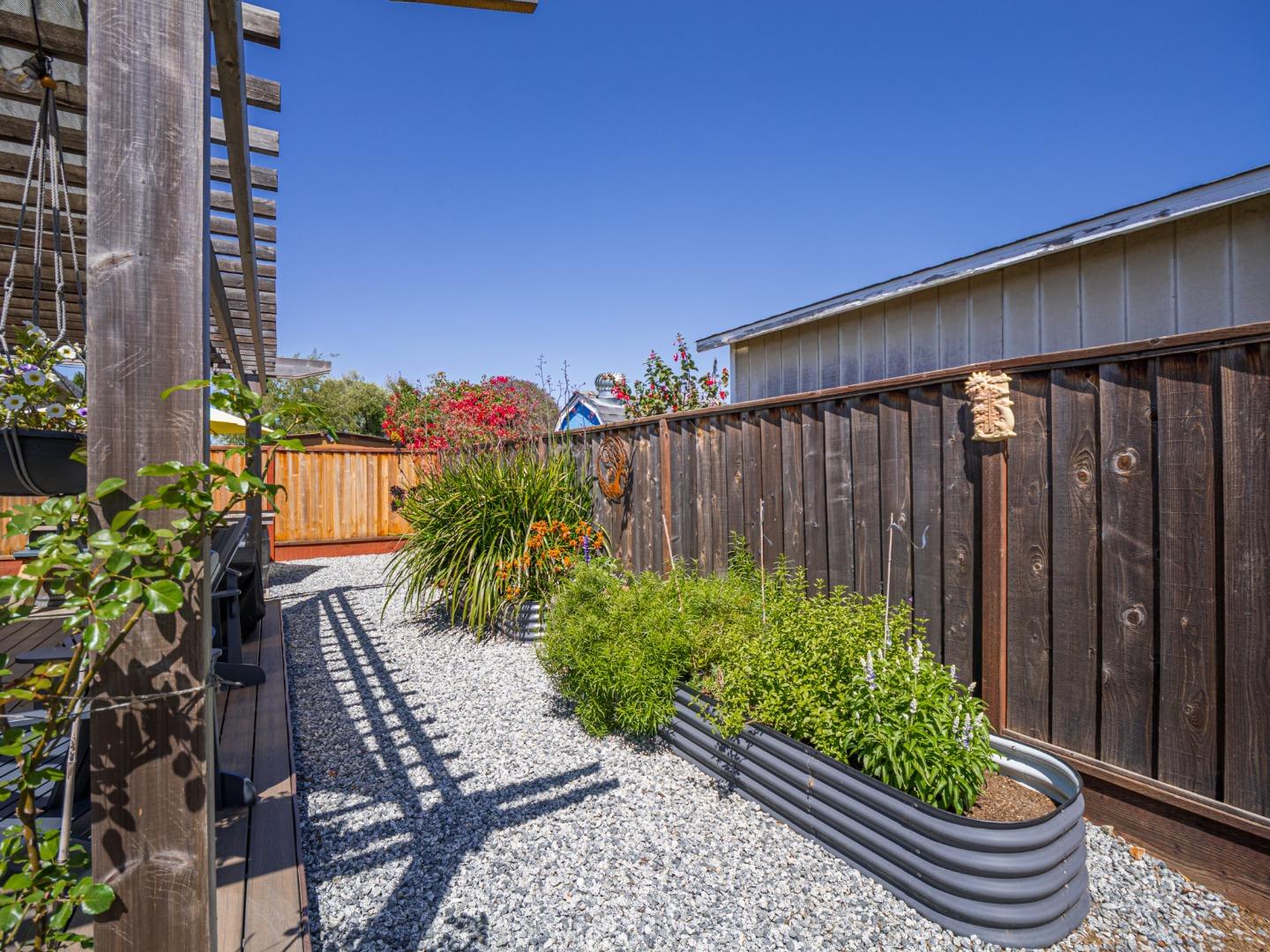 Detail Gallery Image 29 of 40 For 711 Bronte Ave, Watsonville,  CA 95076 - 2 Beds | 1 Baths