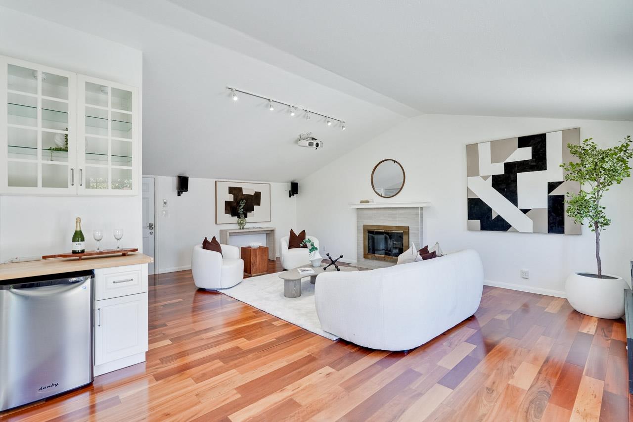 Detail Gallery Image 10 of 43 For 5004 Alan Ave, San Jose,  CA 95124 - 4 Beds | 2/1 Baths