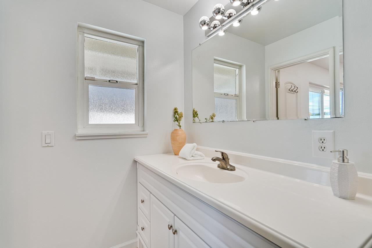 Detail Gallery Image 24 of 43 For 5004 Alan Ave, San Jose,  CA 95124 - 4 Beds | 2/1 Baths