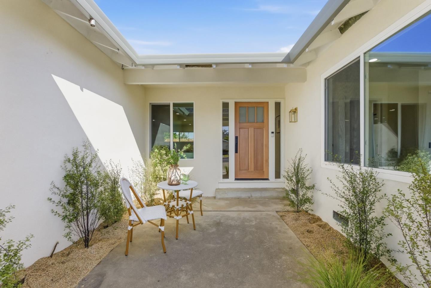 Detail Gallery Image 3 of 29 For 929 Constitution Dr, Foster City,  CA 94404 - 3 Beds | 3 Baths