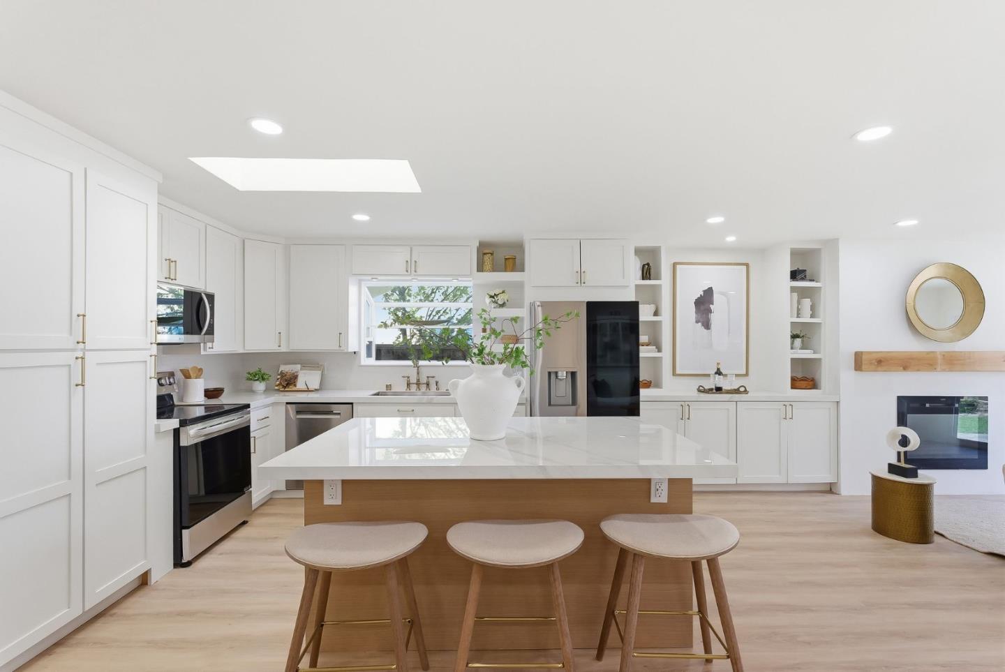 Detail Gallery Image 7 of 29 For 929 Constitution Dr, Foster City,  CA 94404 - 3 Beds | 3 Baths