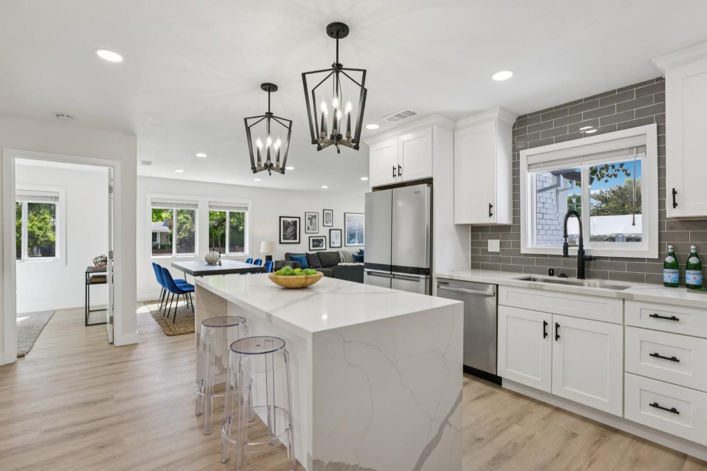 Detail Gallery Image 10 of 30 For 551 Newbridge St, Menlo Park,  CA 94025 - 3 Beds | 2 Baths