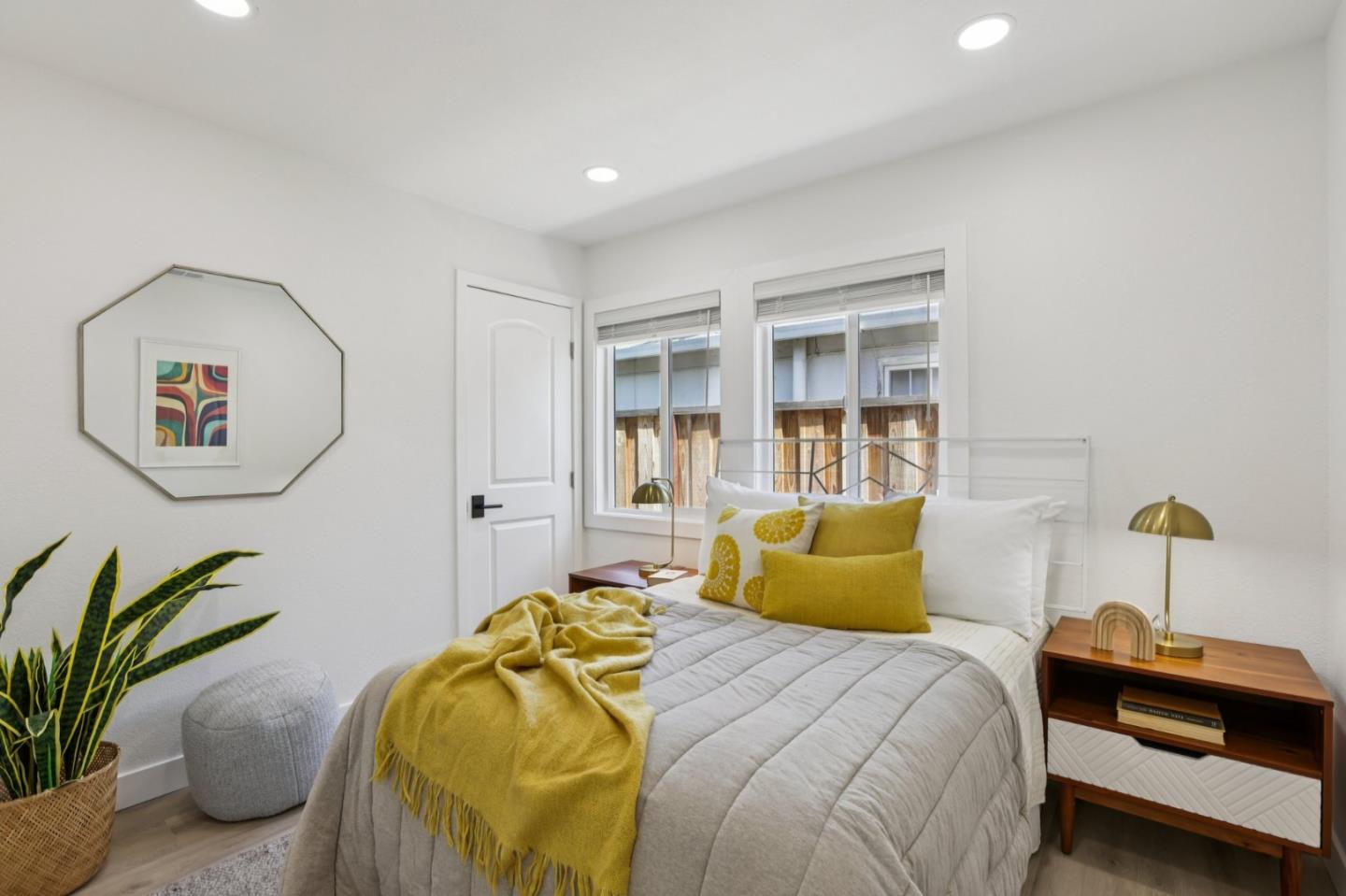 Detail Gallery Image 14 of 30 For 551 Newbridge St, Menlo Park,  CA 94025 - 3 Beds | 2 Baths