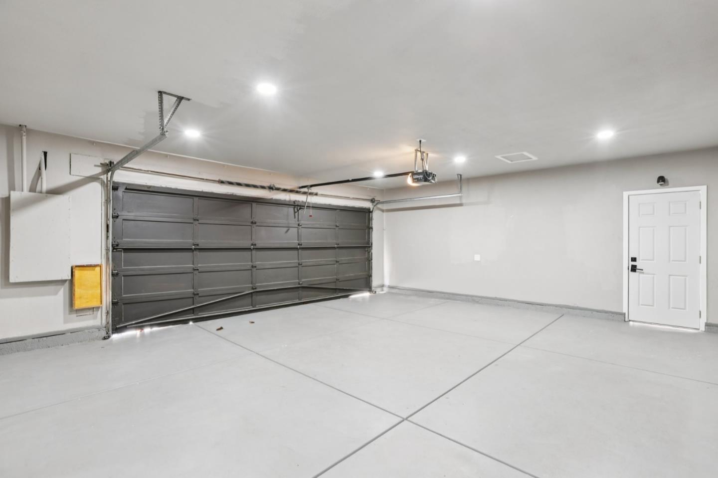 Detail Gallery Image 17 of 30 For 551 Newbridge St, Menlo Park,  CA 94025 - 3 Beds | 2 Baths