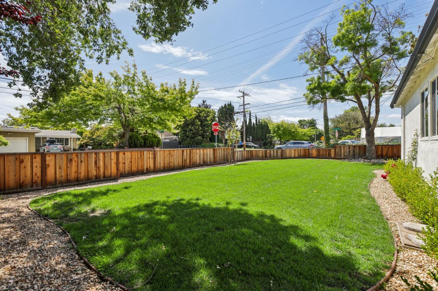 Detail Gallery Image 23 of 30 For 551 Newbridge St, Menlo Park,  CA 94025 - 3 Beds | 2 Baths