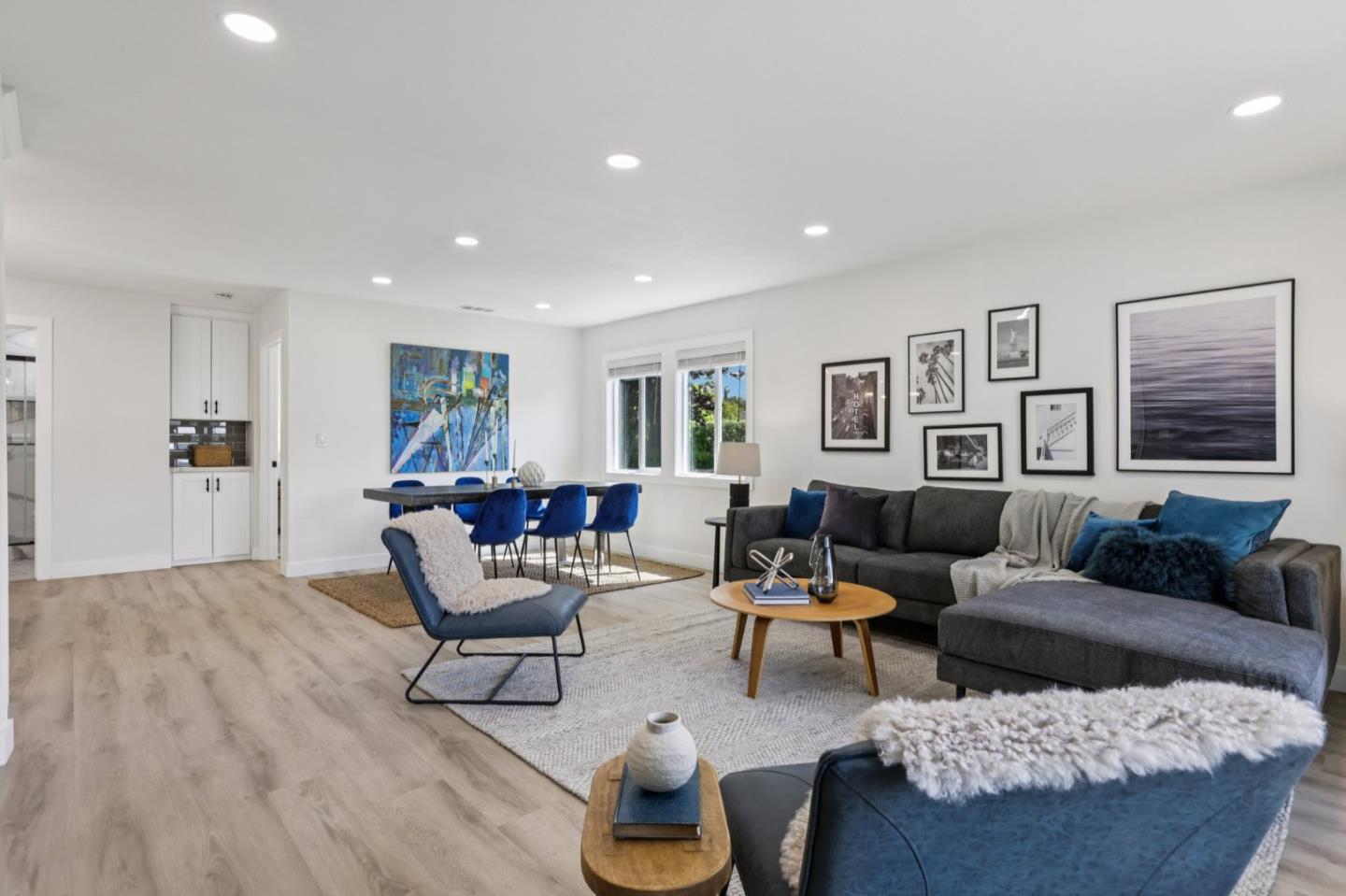 Detail Gallery Image 4 of 30 For 551 Newbridge St, Menlo Park,  CA 94025 - 3 Beds | 2 Baths