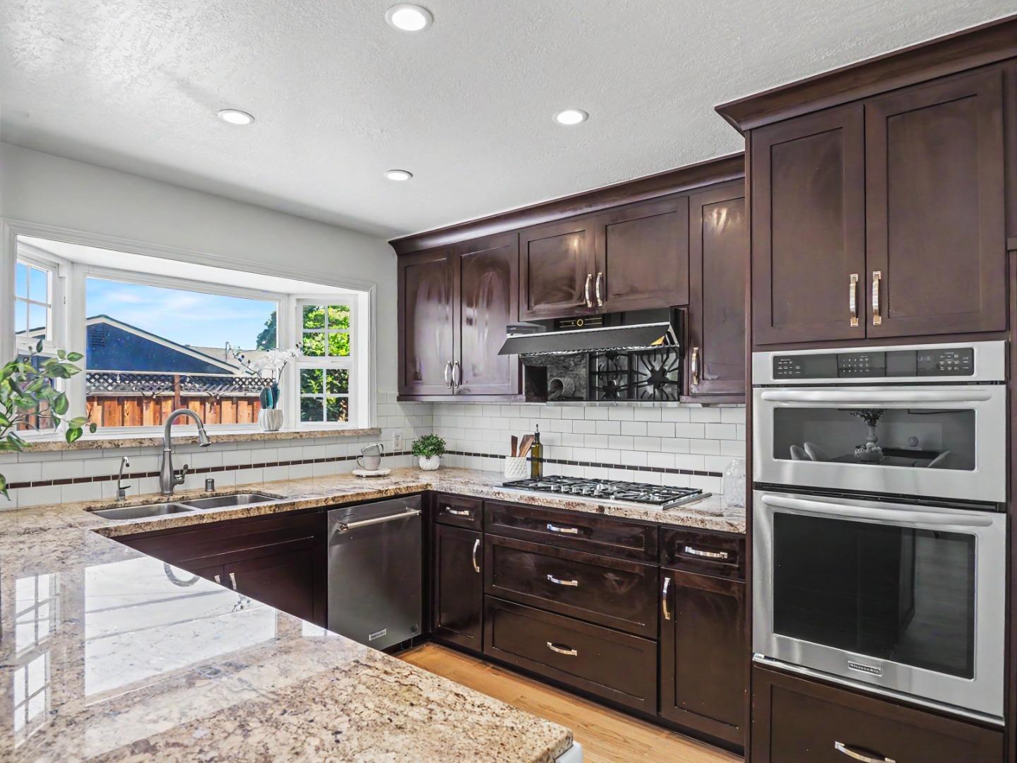 Detail Gallery Image 6 of 35 For 1268 Greenbriar Ave, San Jose,  CA 95128 - 3 Beds | 2 Baths