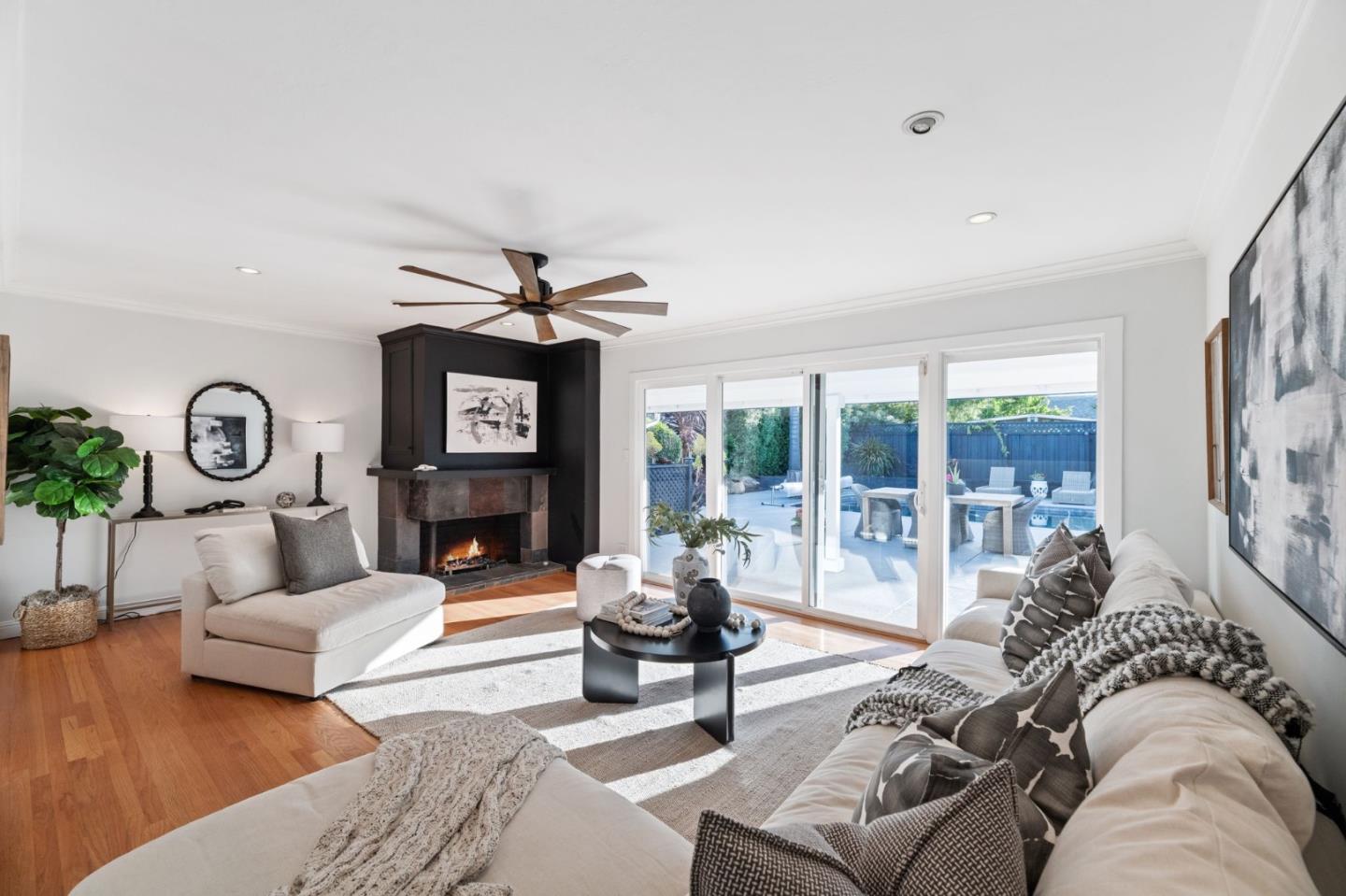 Detail Gallery Image 4 of 32 For 3749 Kersten Dr, San Jose,  CA 95124 - 3 Beds | 2 Baths