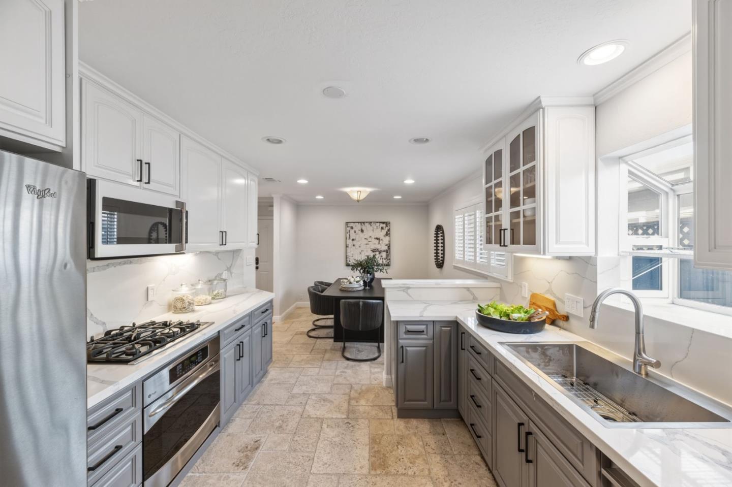 Detail Gallery Image 8 of 32 For 3749 Kersten Dr, San Jose,  CA 95124 - 3 Beds | 2 Baths