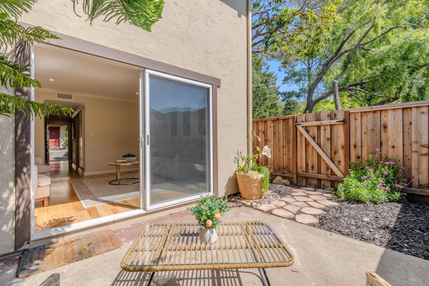 Detail Gallery Image 17 of 28 For 1041 Oddstad Blvd, Pacifica,  CA 94044 - 2 Beds | 1/1 Baths